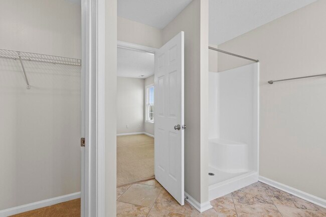 Building Photo - 331 Rose Bud Ln