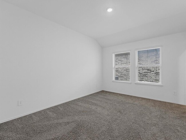 Building Photo - 16821 Short Pnes Dr