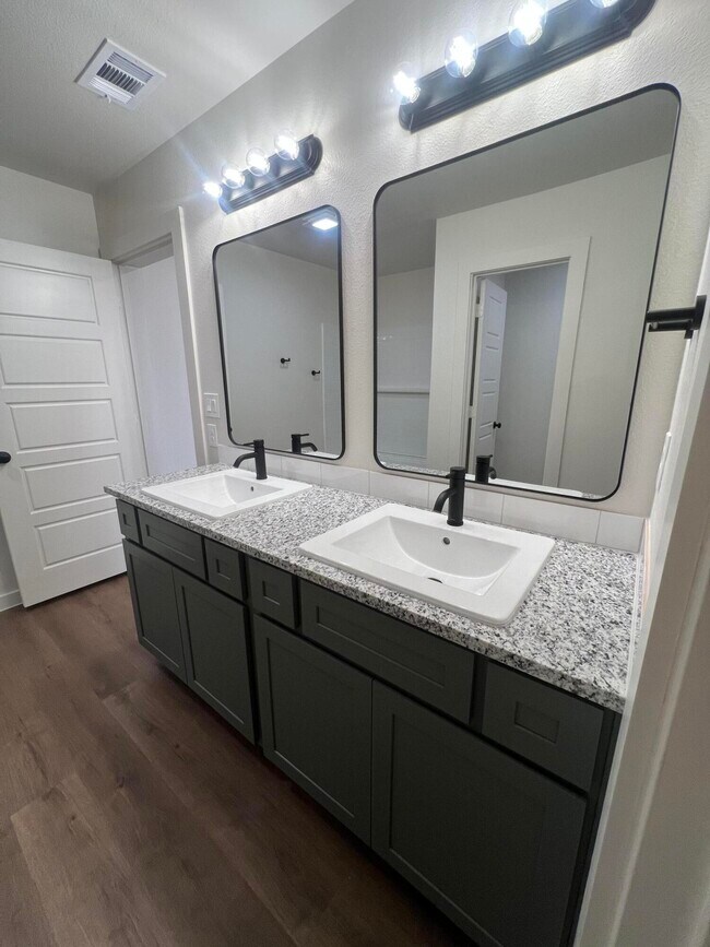 Building Photo - 13831 Gary Ave