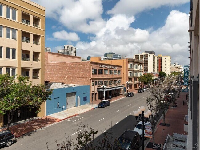 Building Photo - 450 J St