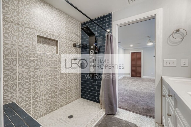 Building Photo - 677 Ira St SW