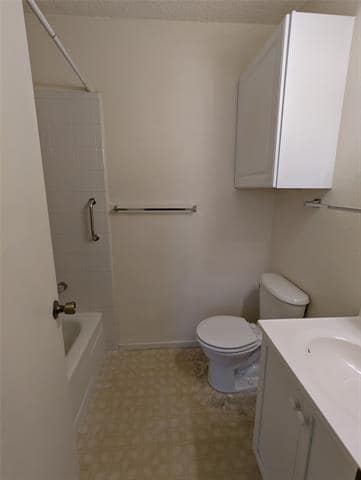 Building Photo - 1112 Dennis Dr
