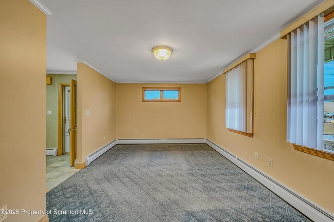 Building Photo - 443 14th Ave