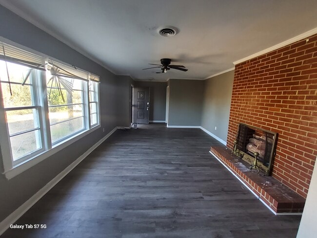 Building Photo - Morris