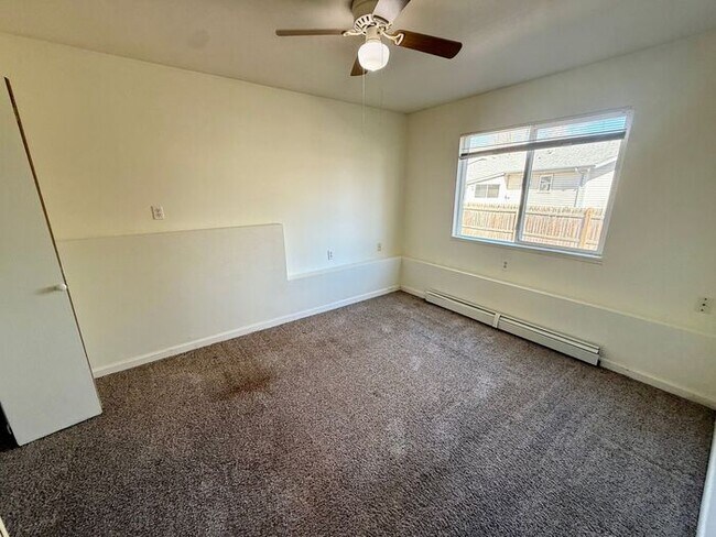 Building Photo - Limited-Time Offer: 2 Weeks Free! 2-Bed, 1-Bath Garden Apartment in Johnstown