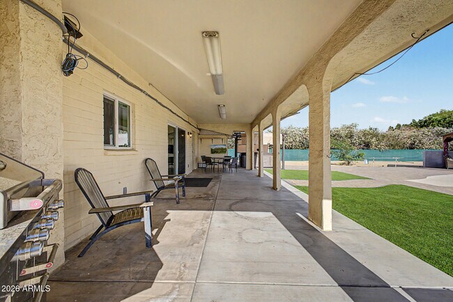 Building Photo - 2837 W Union Hills Dr