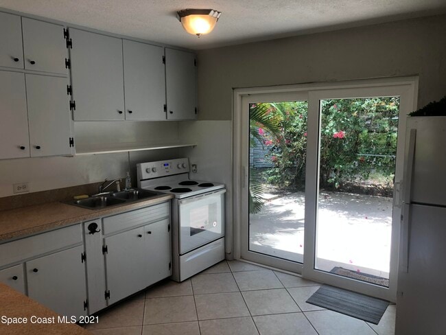 Building Photo - 760 Unity Dr