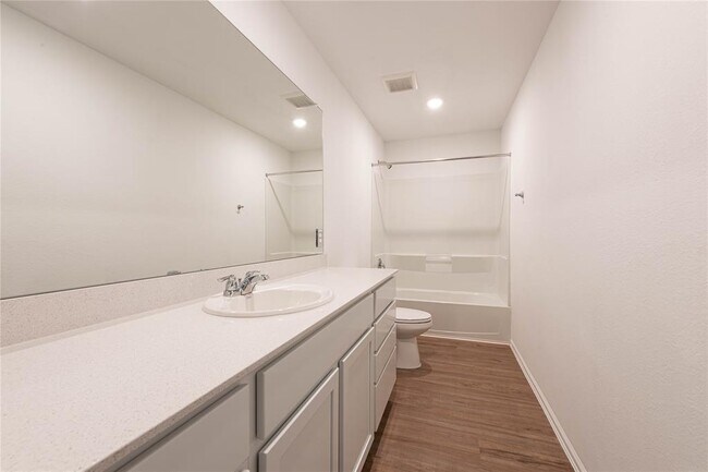 Building Photo - 913 Oak Mist Ln