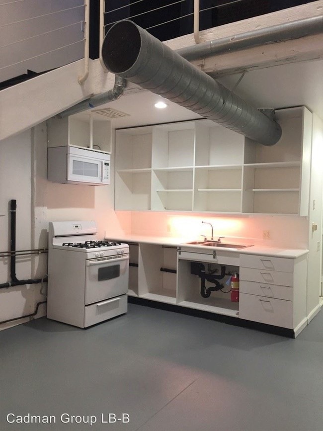 Building Photo - 946-950 Daisy Ave