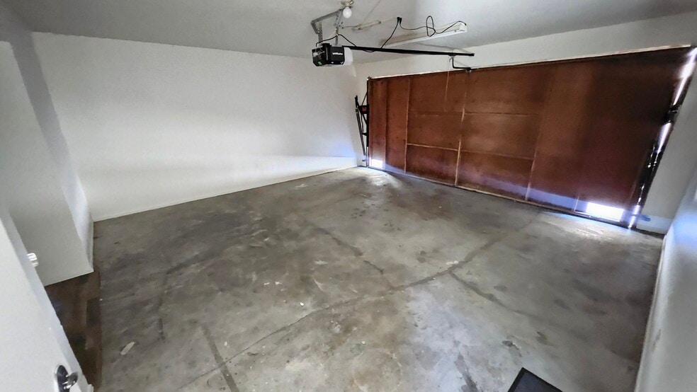 Building Photo - 2241 Florencita Dr W