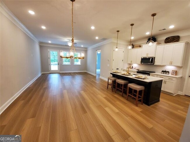 Building Photo - 1704 Pardee Dr