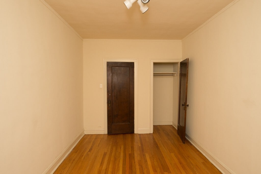 Building Photo - 4115 N Paulina St