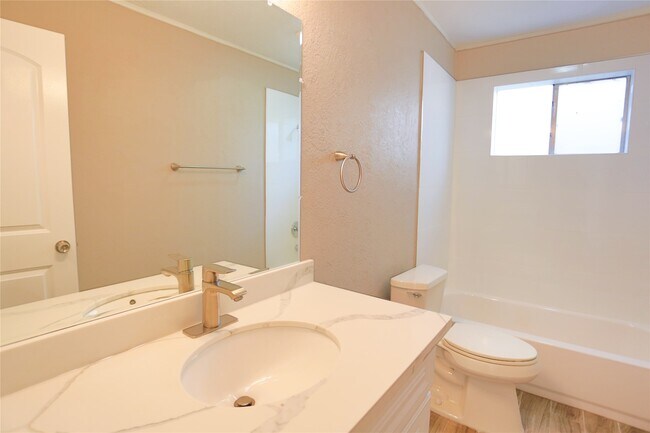 Building Photo - 7007 Glen Rosa Dr