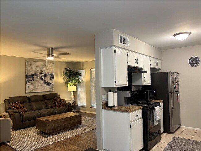 Building Photo - 1400 Vista Ridge Cove