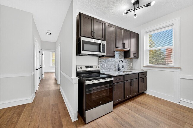 Building Photo - 5803 S Kings Highway Blvd