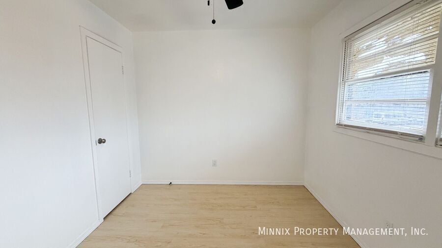 Building Photo - 5005 Avenue W