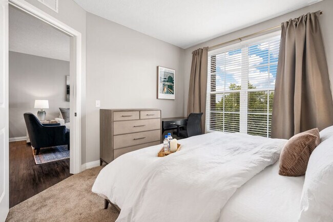 Building Photo - 407 W Rich St