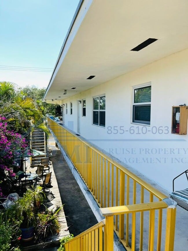 Interior Photo - 1609 S Federal Hwy Lake Worth, FL 33460