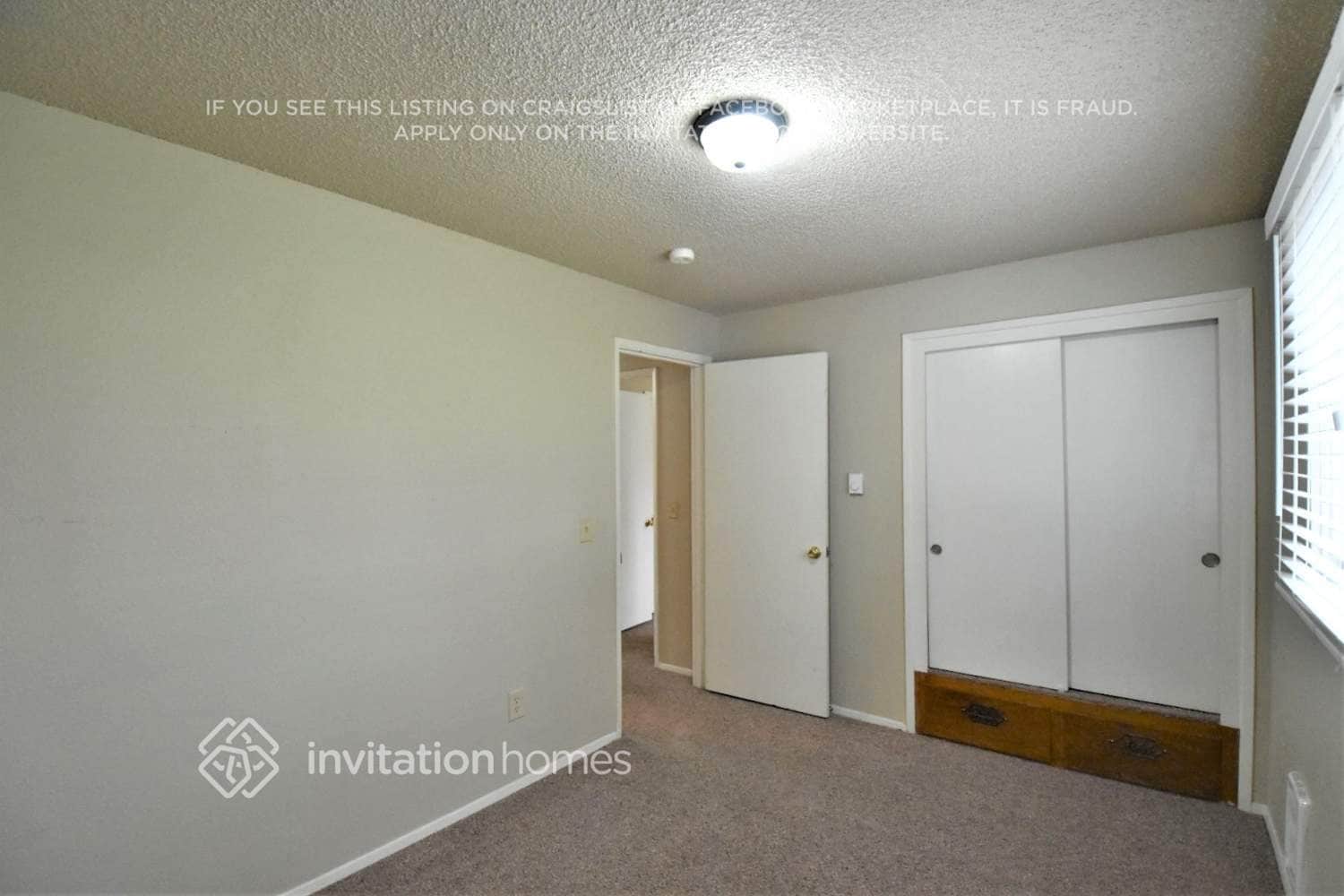 Building Photo - 13002 23rd Ave S