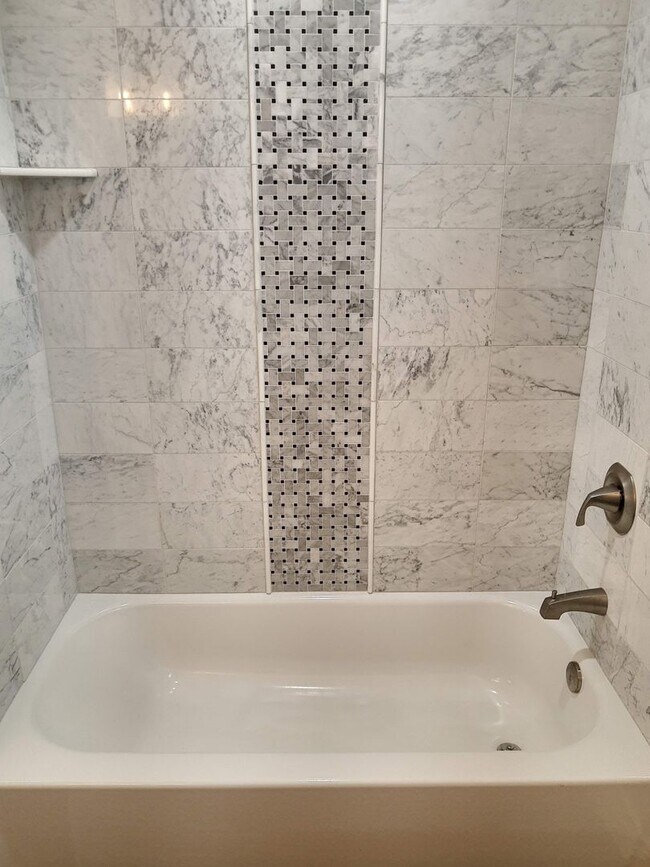 Building Photo - Kerrville, TX  Custom Build Home Ready for Immediate Move In