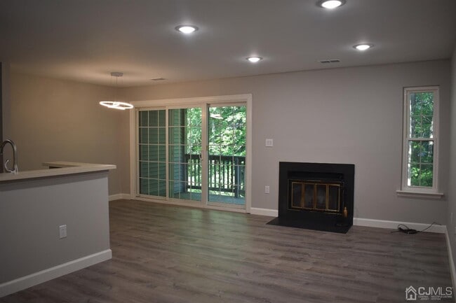 Building Photo - 7222 Elm Ct