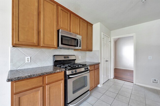 Building Photo - 2239 Waxwing Dr
