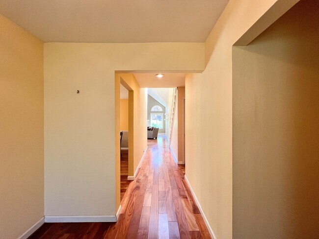 Building Photo - Charming Four Bedroom Home in Napa's Sough...