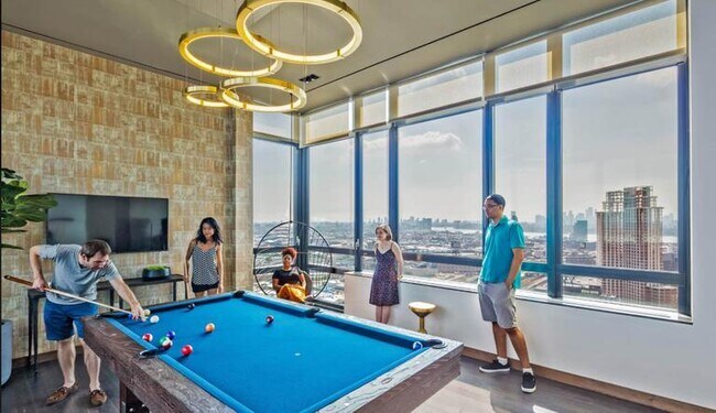 Building Photo - 0 bedroom in LONG ISLAND CITY NY 11101