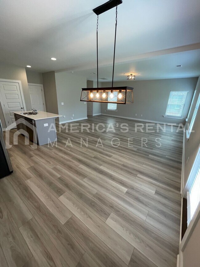 Building Photo - 286 Shiloh Creek Dr