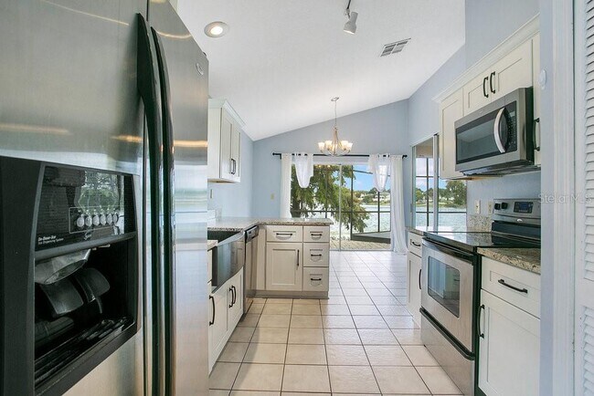 Building Photo - 3030 Tall Timber Dr