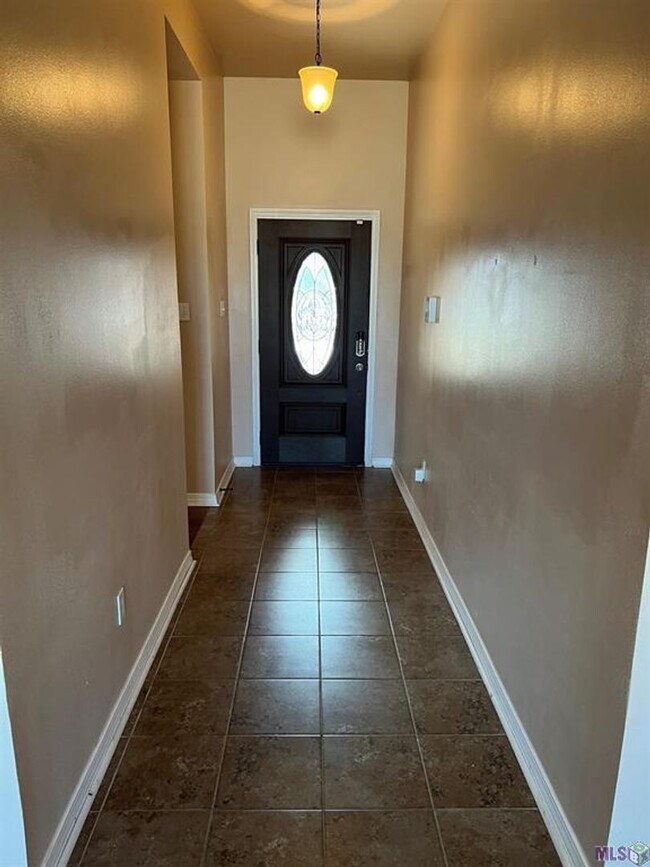 Building Photo - Charming 3 Bedroom 2 Bath home for Rent