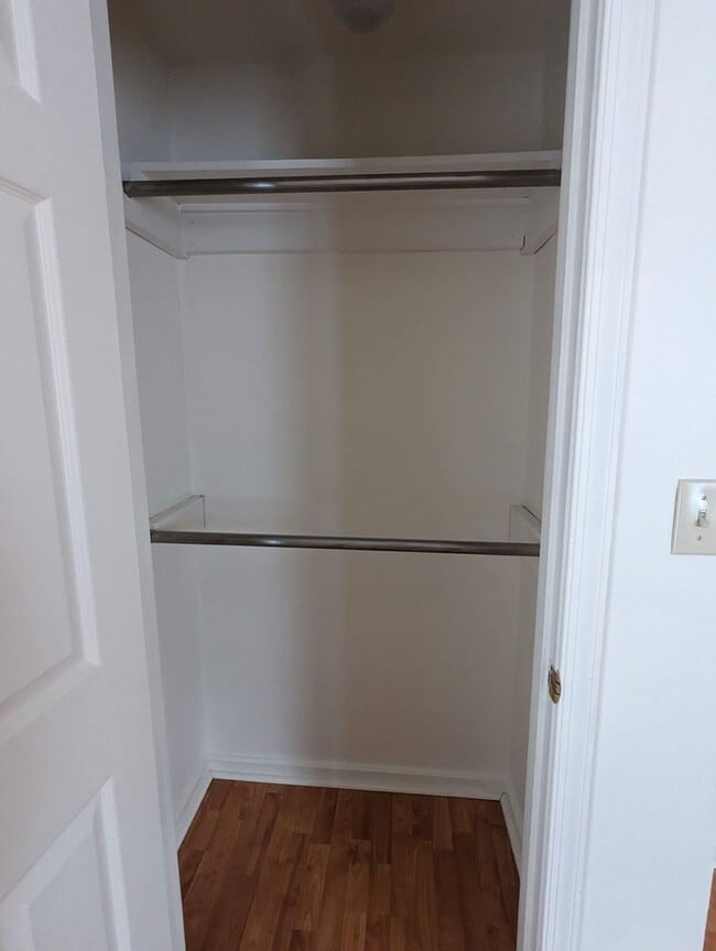 Building Photo - Spacious 3 Bedroom House Available Now!