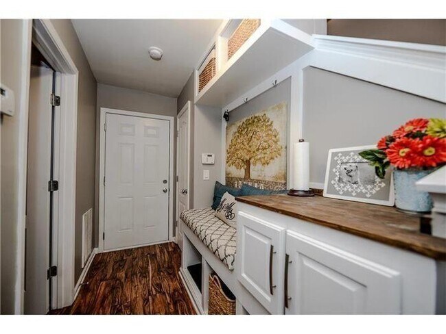 Building Photo - 2657 Cedar Dr