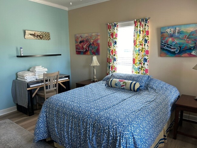 Building Photo - Fully Furnished: Stunning 3 - Bedroom 2.5 - Bath Townhome - Mt. Pleasant, SC