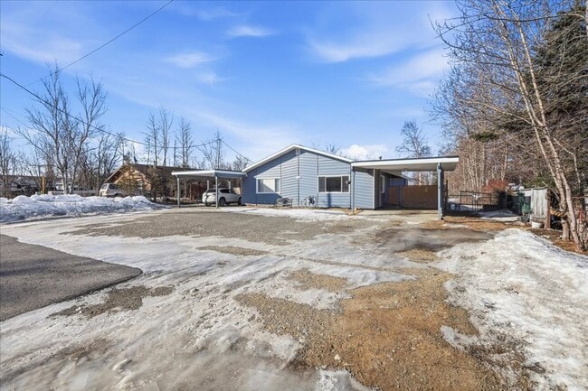 Building Photo - 900 N Wesglenn Cir