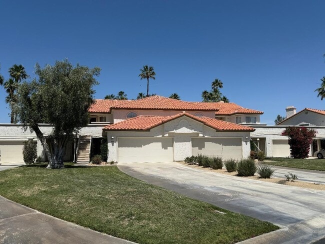 Building Photo - 688 Vista Lago Cir N