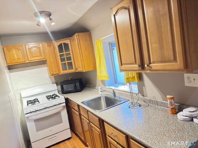 Building Photo - 32 Winter St