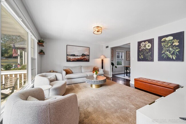 Building Photo - 413 Cheever Ave