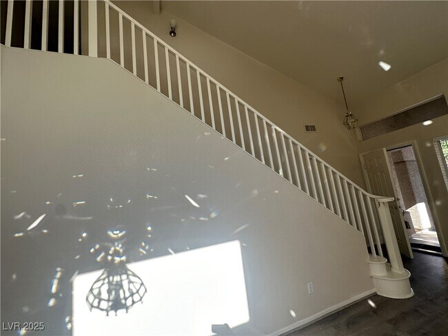 Building Photo - 1575 Comfort Hills St