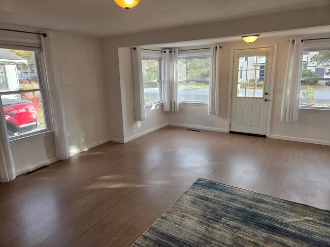 Building Photo - 176 W North St