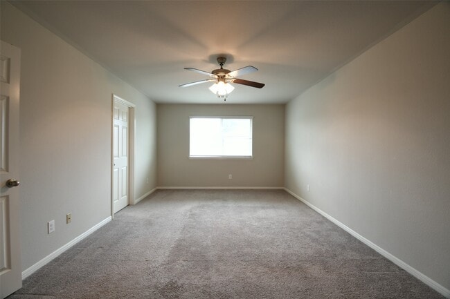 Building Photo - 104 Camelot Pl Ct