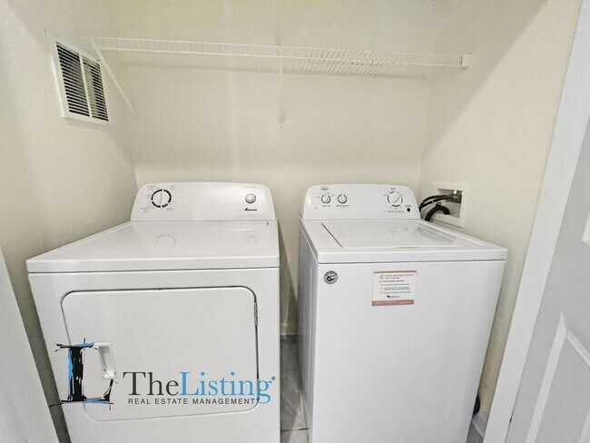 Building Photo - 8630 Buccilli Dr