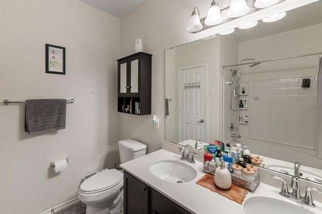 Building Photo - 10904 Roderick Lawson Ln