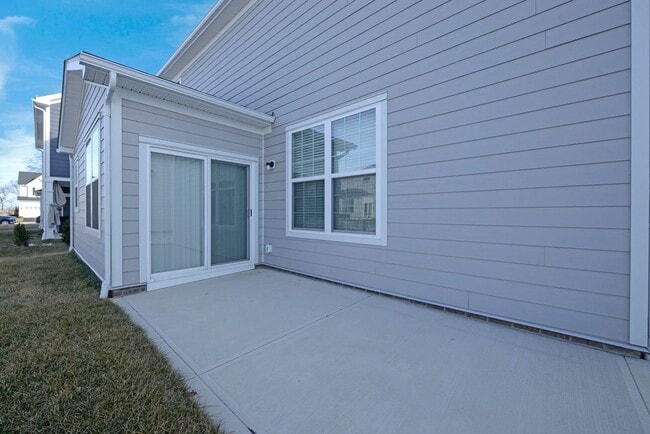 Building Photo - High End-New Build 5 Bed Home Plain City