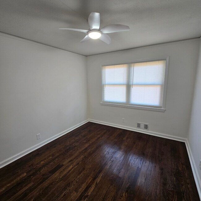 Building Photo - 1831 Shepherd Cir SW