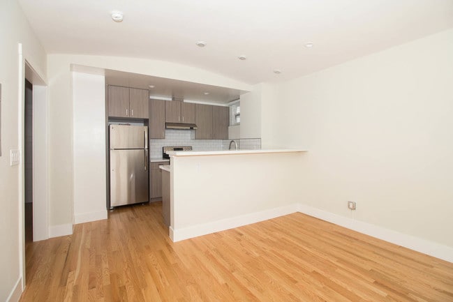 Primary Photo - 1290 20th Avenue