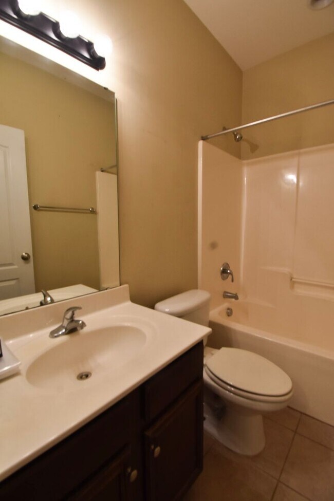 Building Photo - Coming Soon!   3 Bedroom 2 Bathroom With a Bonus: Small Dogs Okay