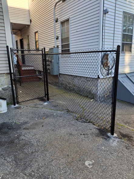 Building Photo - 520 Beech St