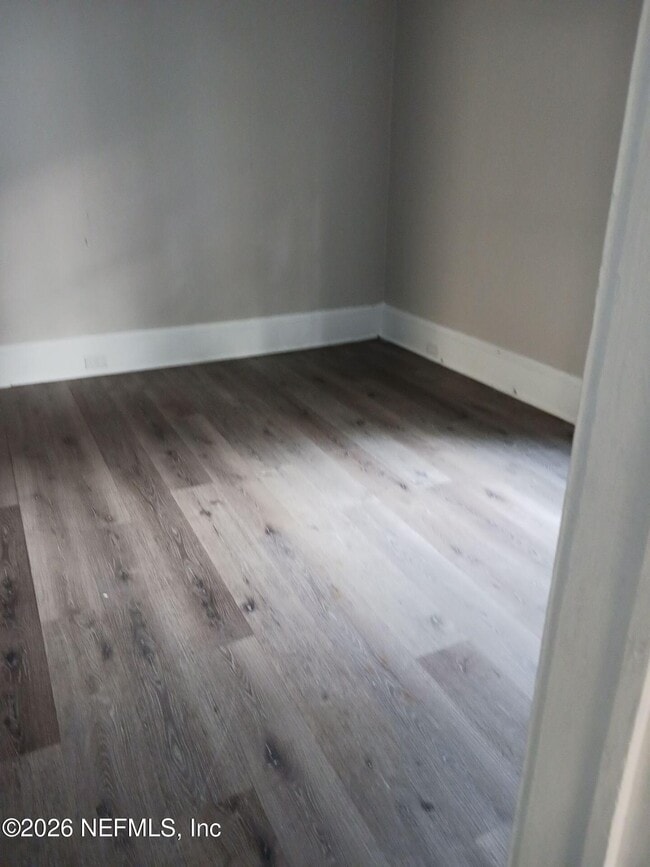 Building Photo - 1137 E 14th St