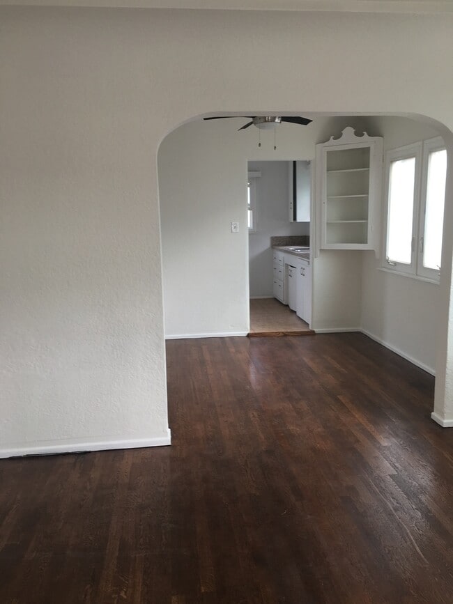 Building Photo - 605 1/2-742-742 Virginia St